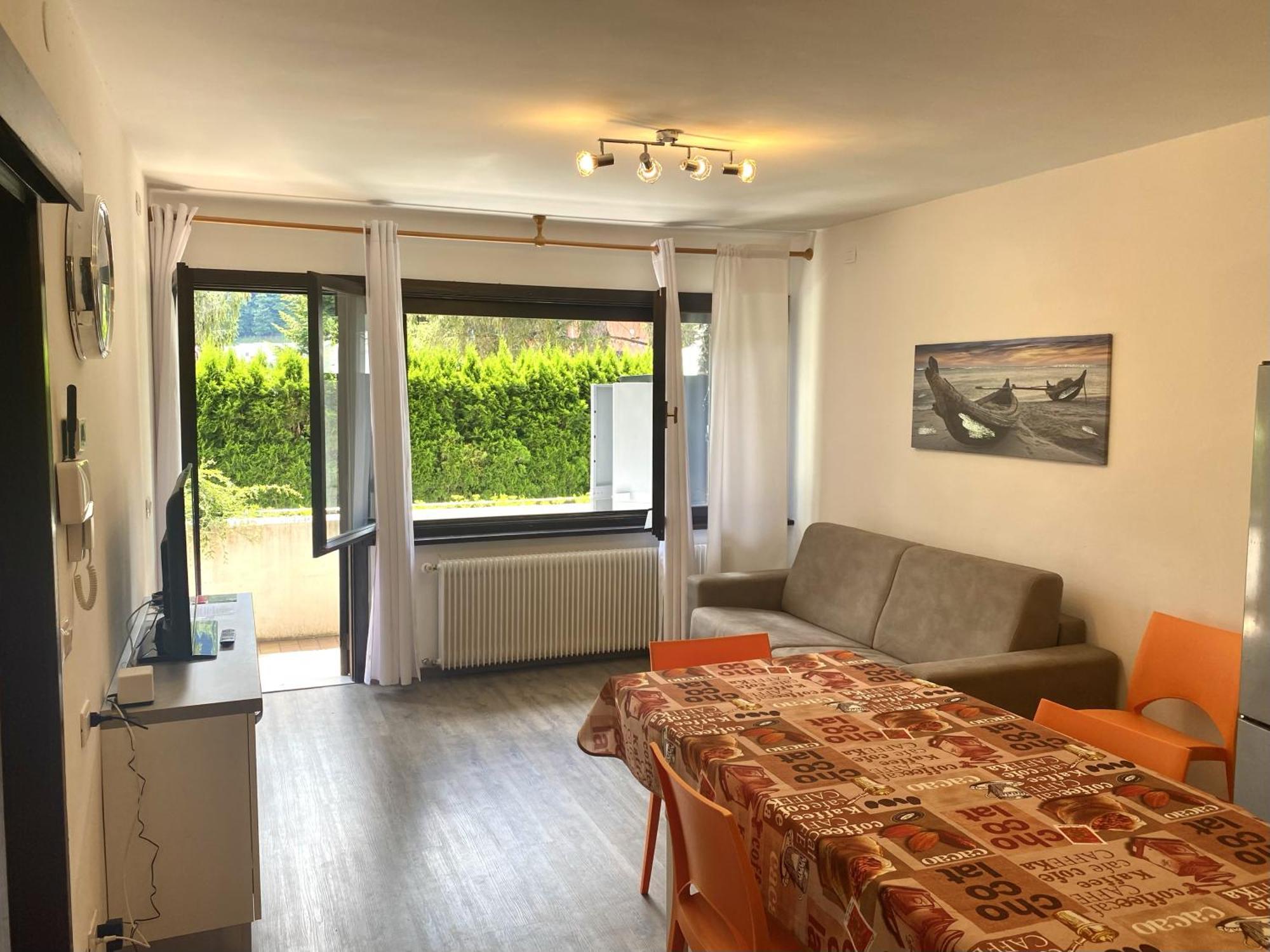 קלצ'רניקה אל לגו Fronte LagoResidencegarden, Moderno Appartamento מראה חיצוני תמונה